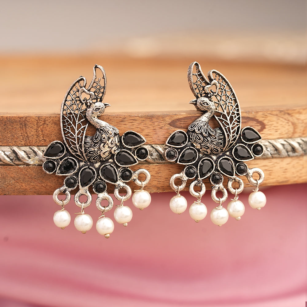 Peacock pearls studds earrings (Black)