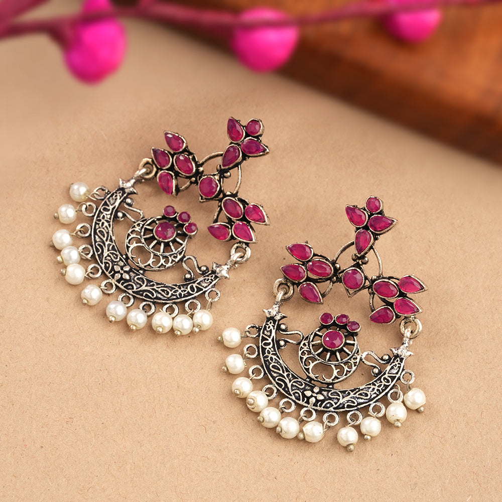 Carved Charm Dangler earringa (Red)