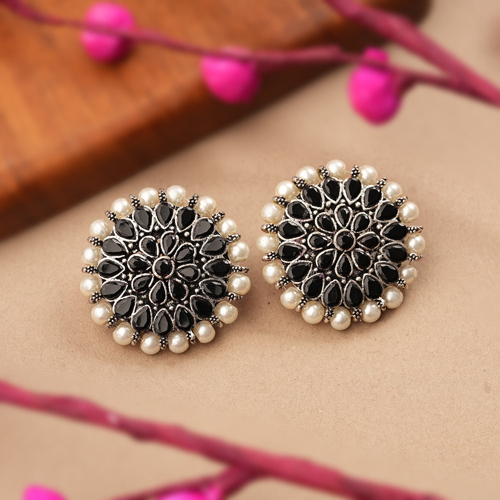 Desi Diva stud earring (Black)
