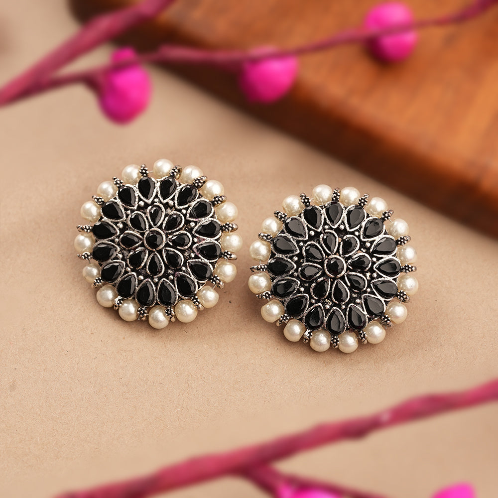 Desi Diva stud earring (Black)