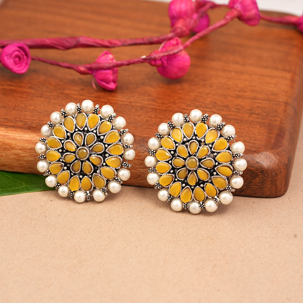 Desi Diva stud earring (Yellow)