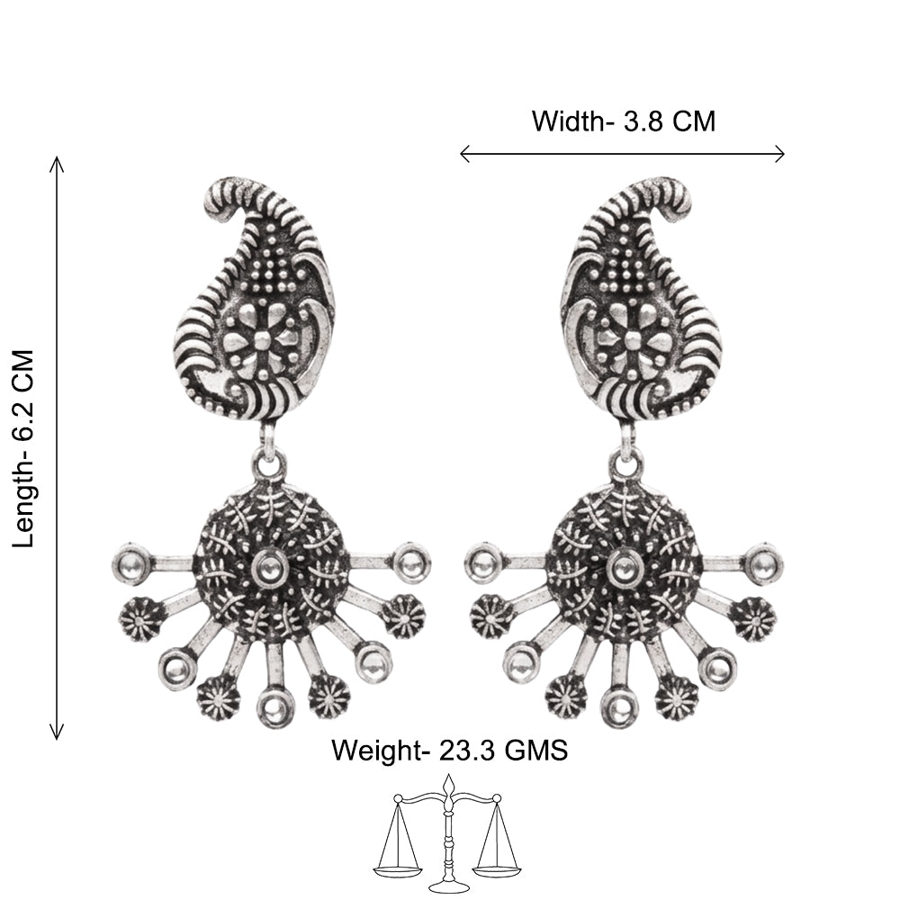 Rays and Paisley dangler earring (White)