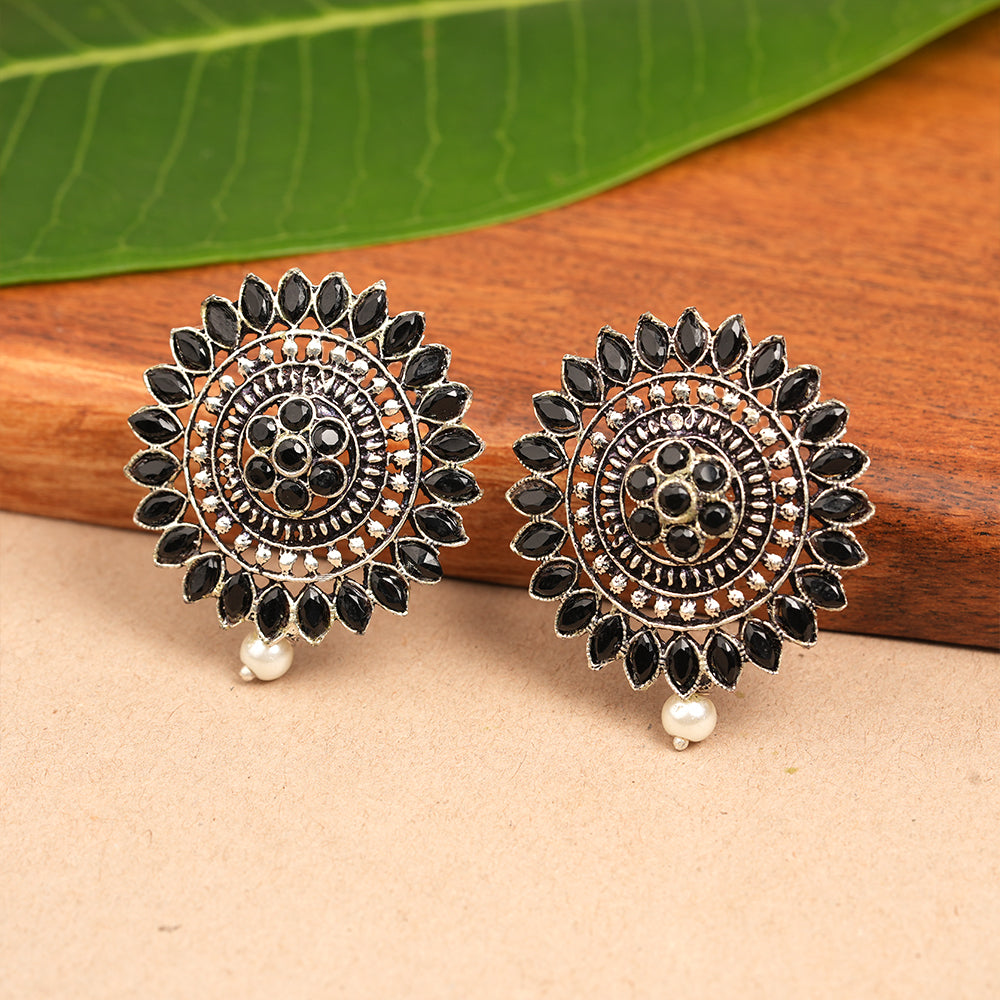 Traditional twish stud earring (Black)