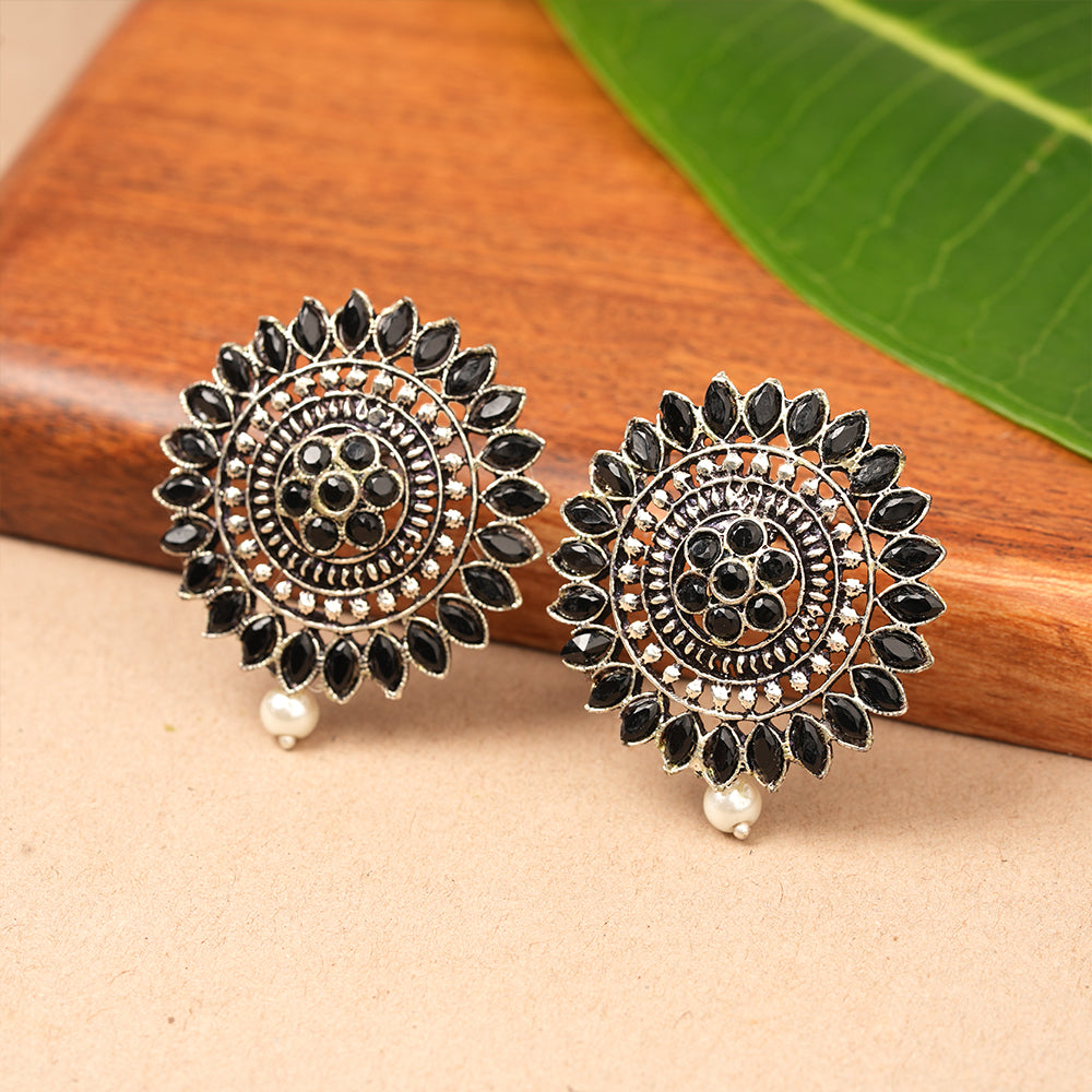 Traditional twish stud earring (Black)