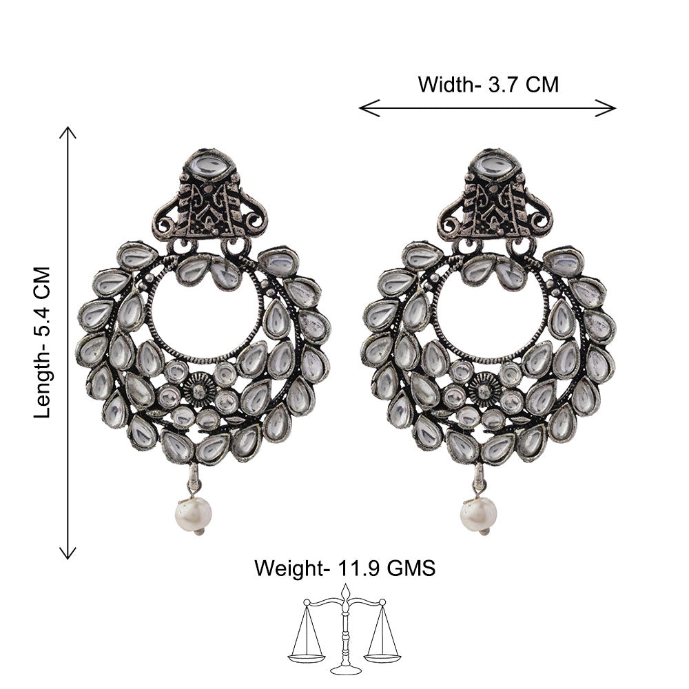 Diva Drops stud earrings (White)