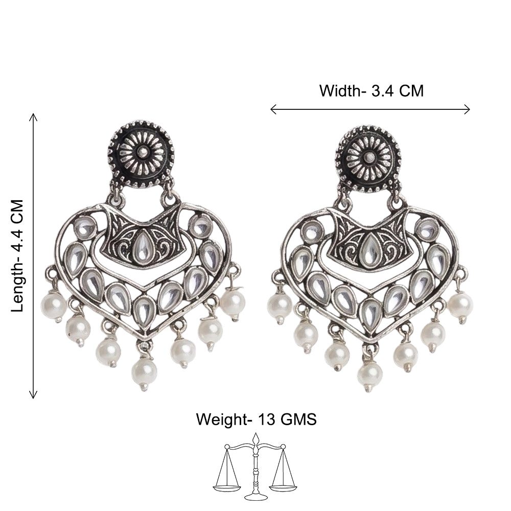 Patra dangler earrings (White)