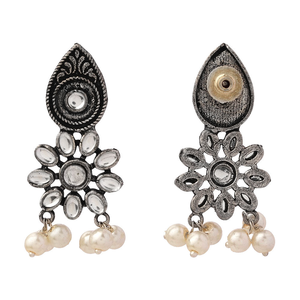 Drew flower pearl stud earrings (White)