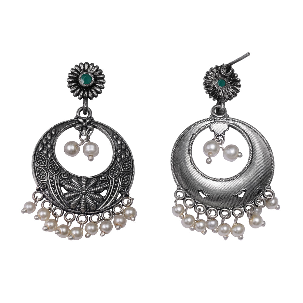 Graceful fall pearl dangler earrings (Green)