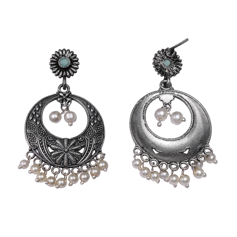 Graceful fall pearl dangler earrings (Mint)