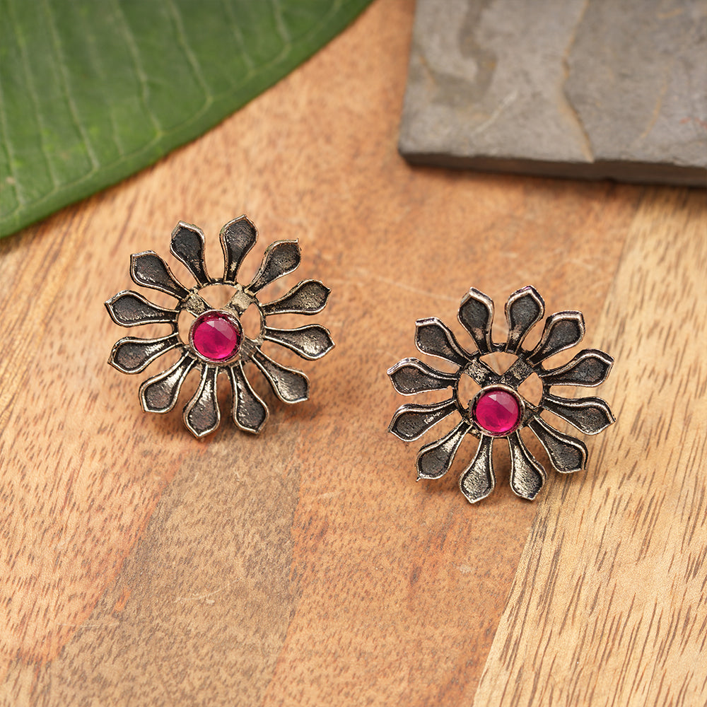 FlowerLoom Stud Earrings - Red