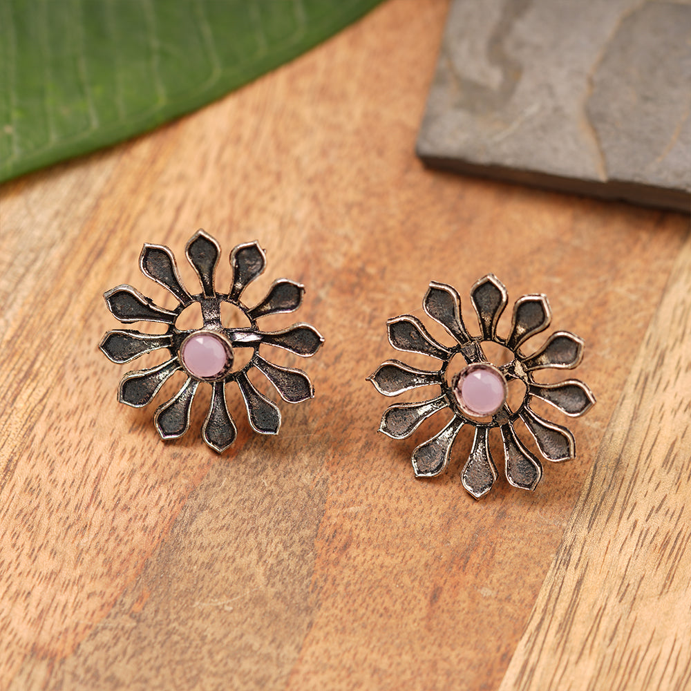 FlowerLoom Stud Earrings - Baby Pink