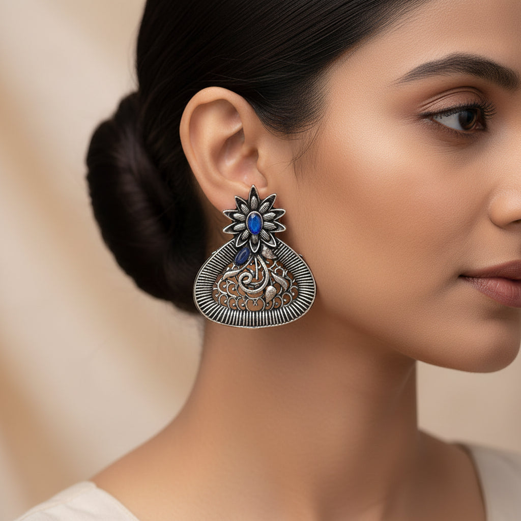 Glint stone studded stud earrings (Blue)