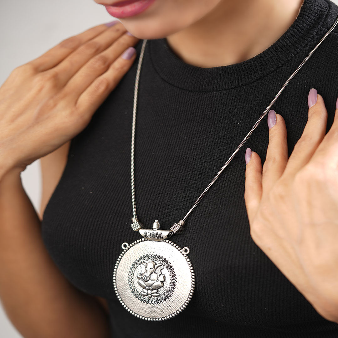 Ganpati goodness oxidized chain neckpiece (Silver)