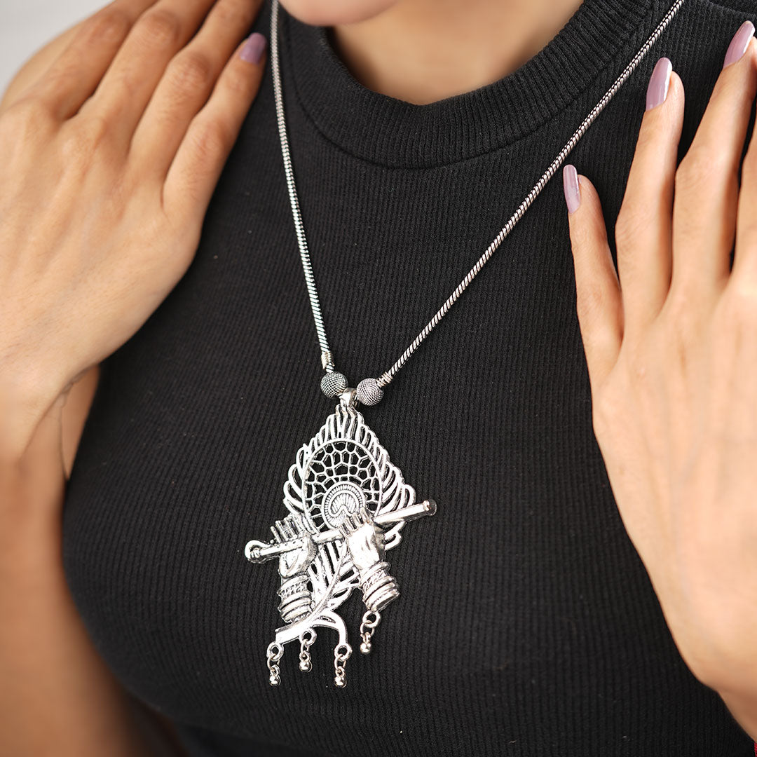 Sacred symphony oxidised chain neckpiece (Silver)