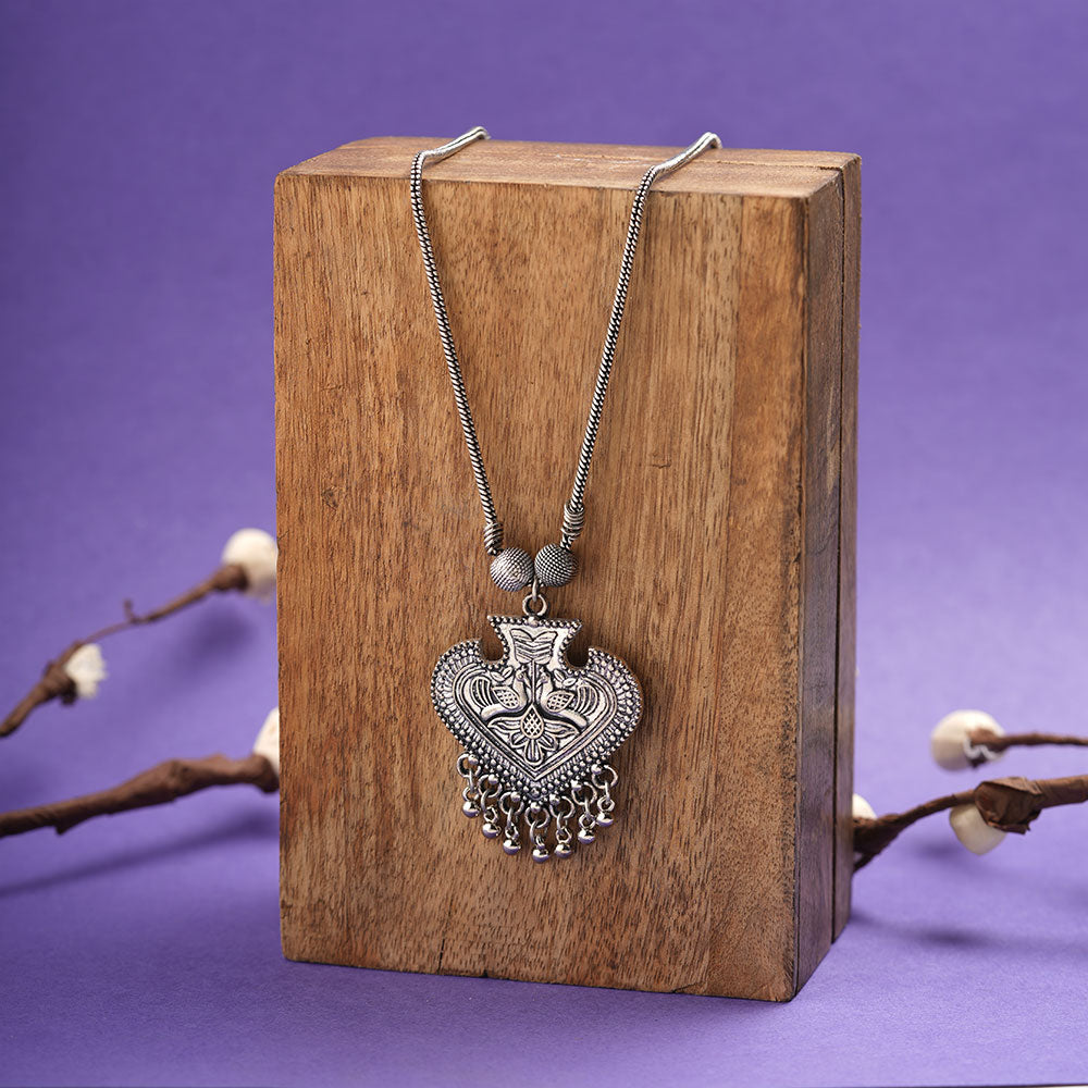 Evergreen grace oxidised chain neckpiecered (Silver)