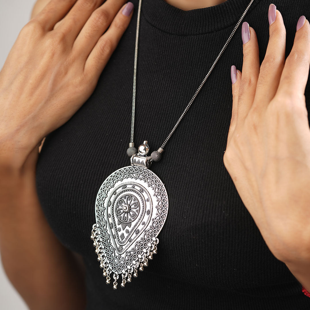 Carved drops oxidized chain neckpiece (Silver)