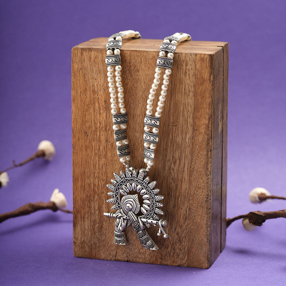 Murli magic statement pendant beaded neckpiece (White)