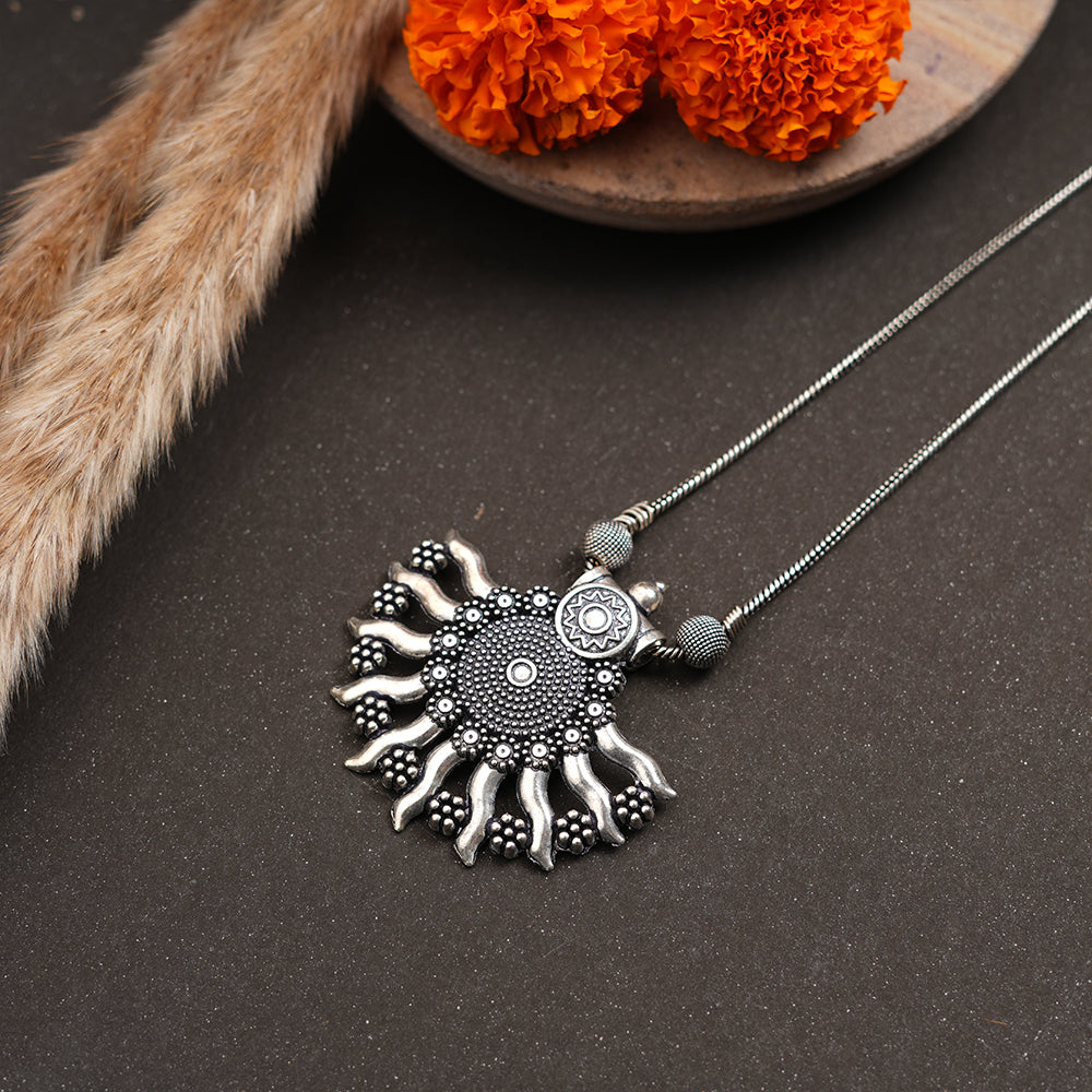 Oxidised Round pendent chain set