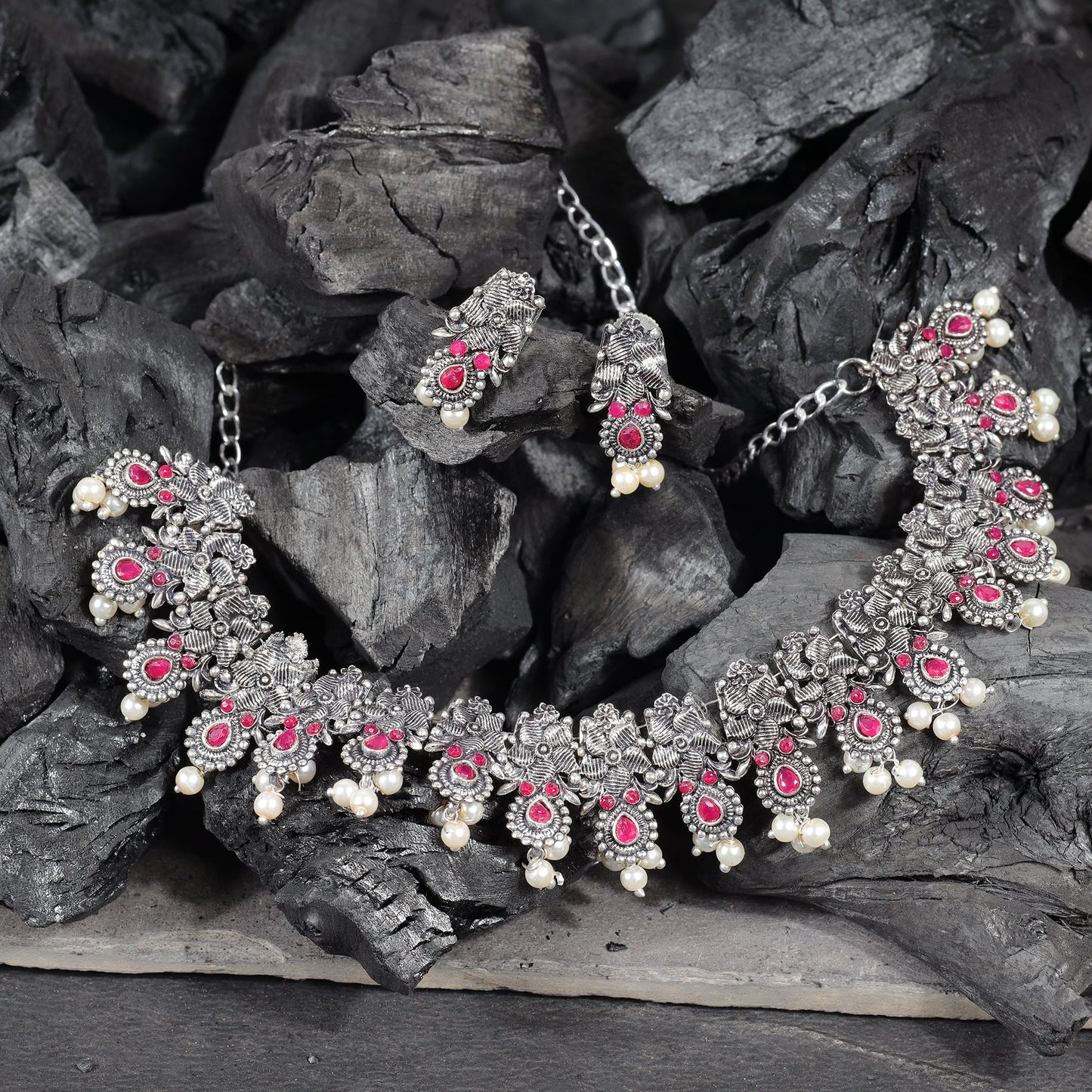 Regal blossom oxidisd chain neckpiece (Red)