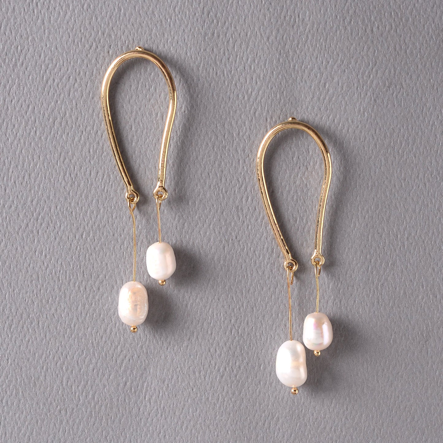 Hanging Pearly Earrings