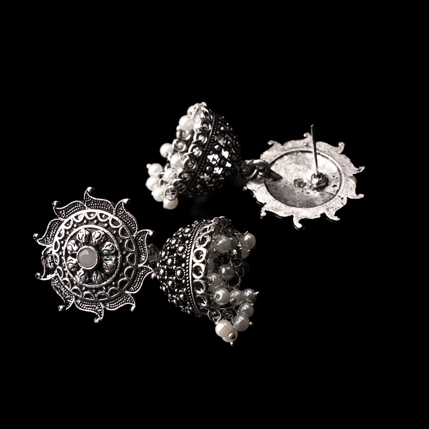 Sooraj radiance pearl jhumki earring (Grey)