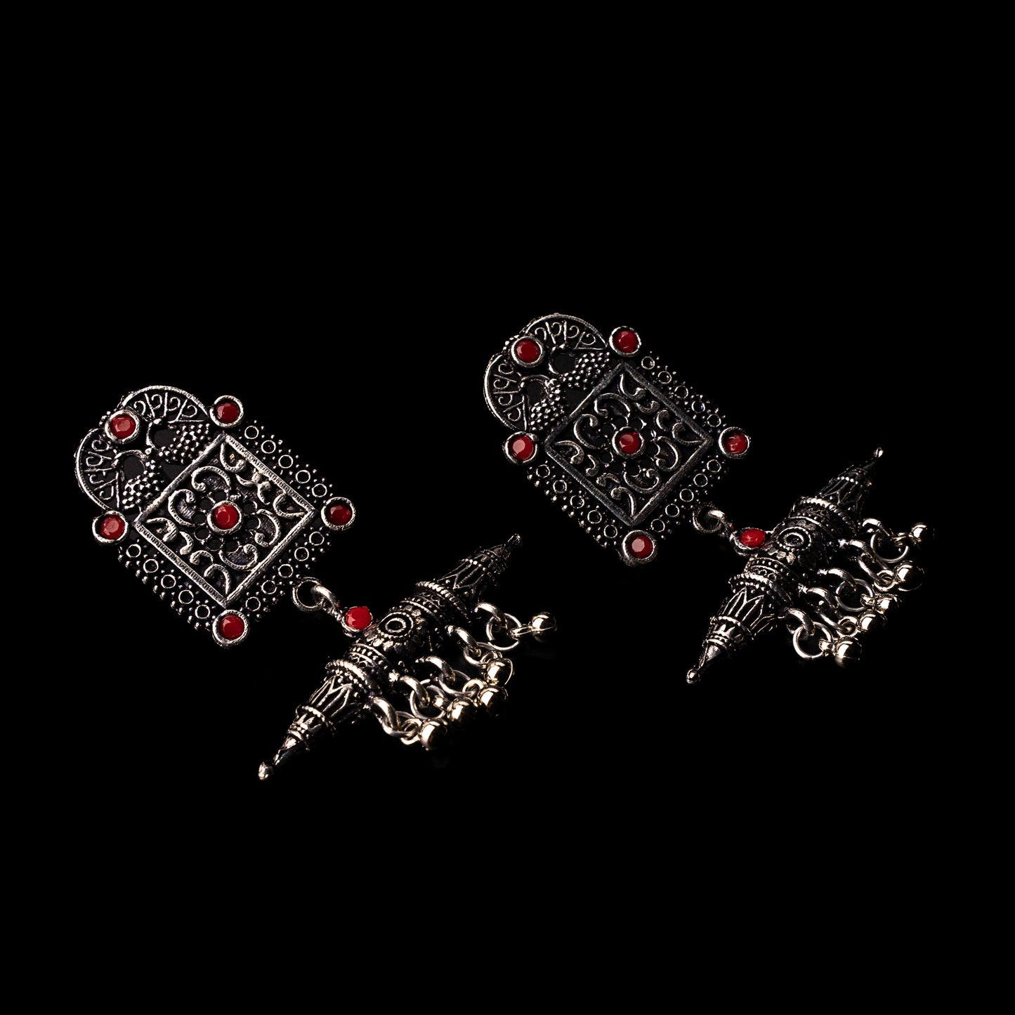 Chakor swirls Gunghroo Dangler earring (Dark Red)