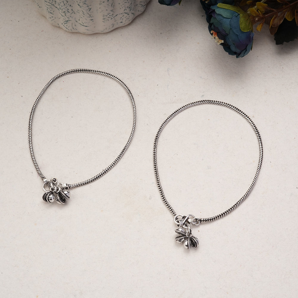 Ethnic elegance oxidised anklet (Silver)