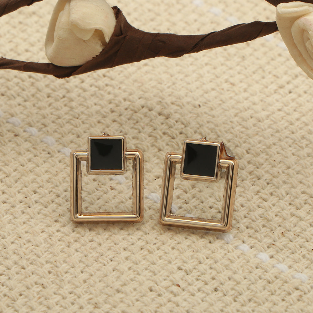 Golden Edge- Stone studded dangler earrings