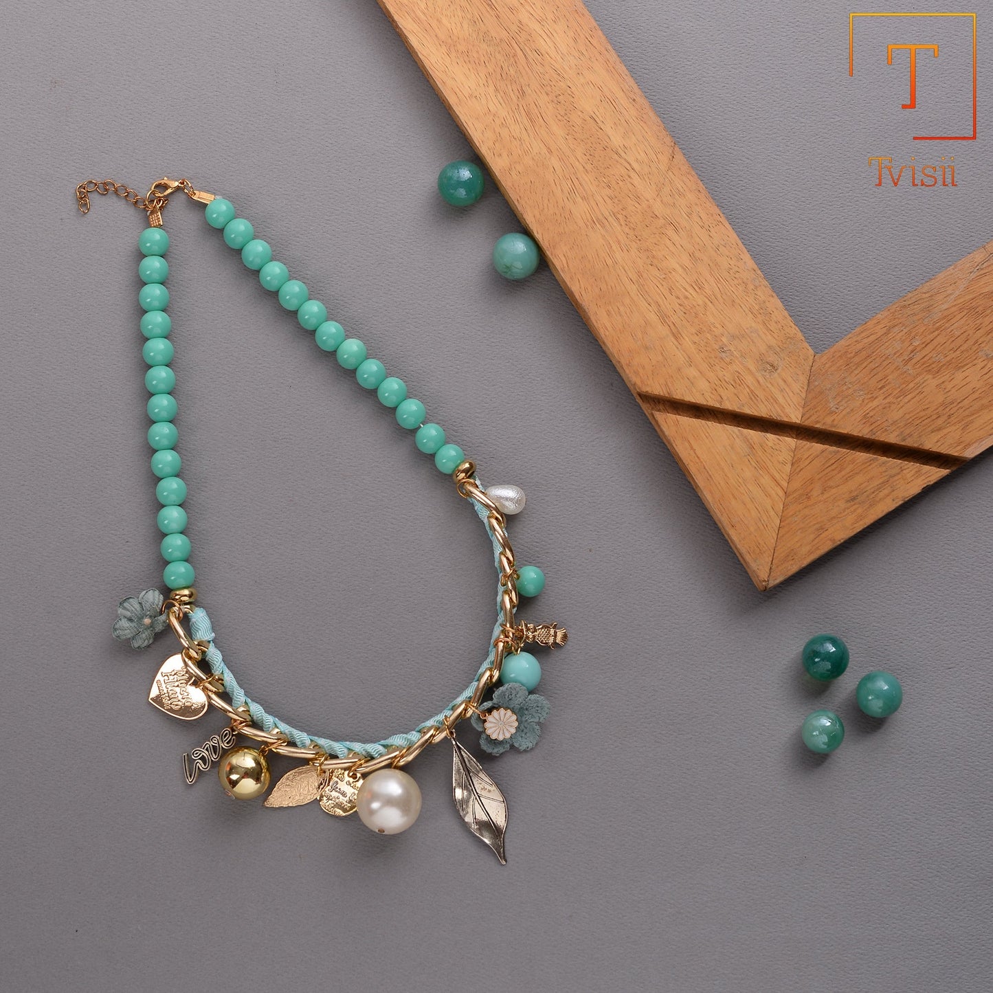 Greenish fancy necklace