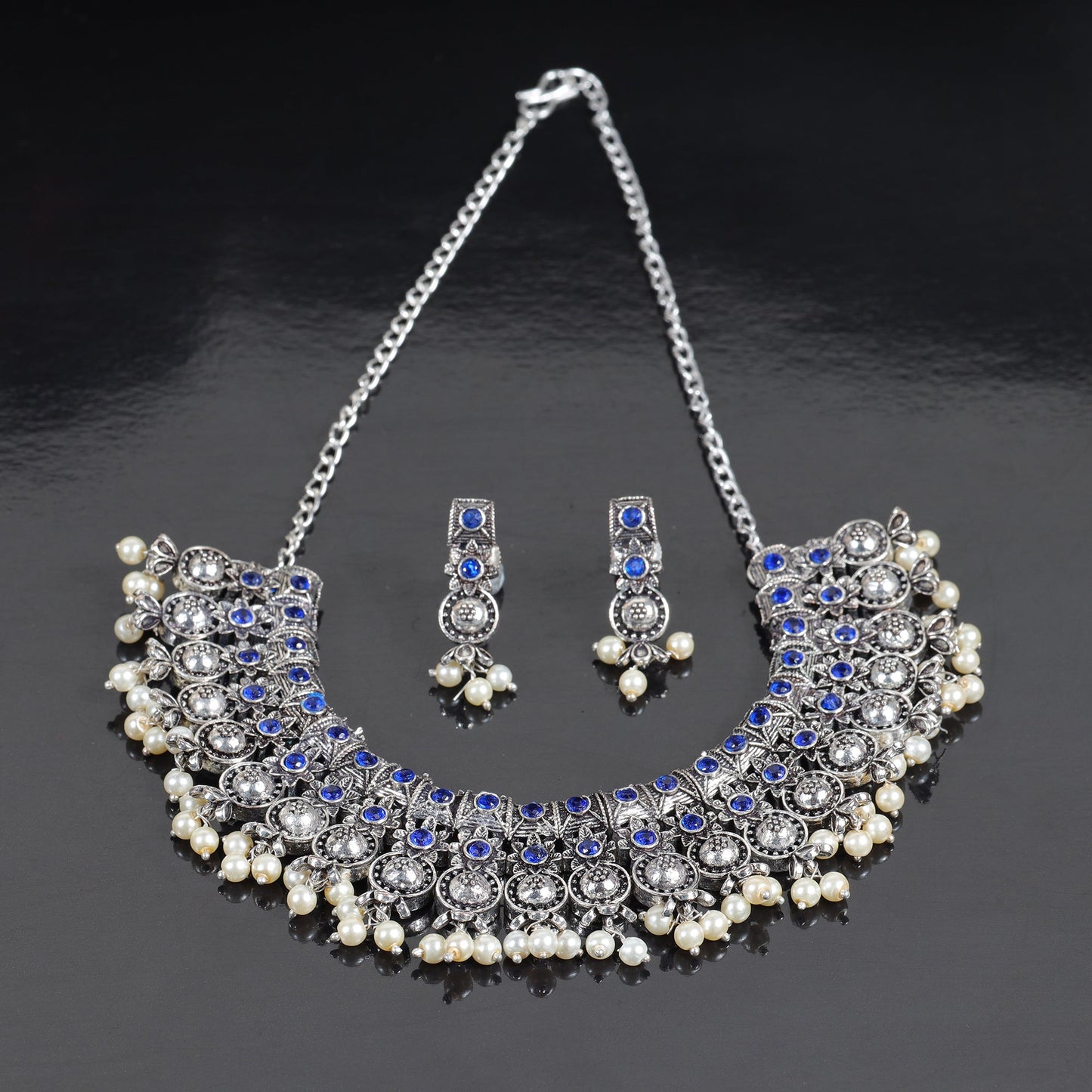 Ancient spark pearl chain neckpiece (Blue)