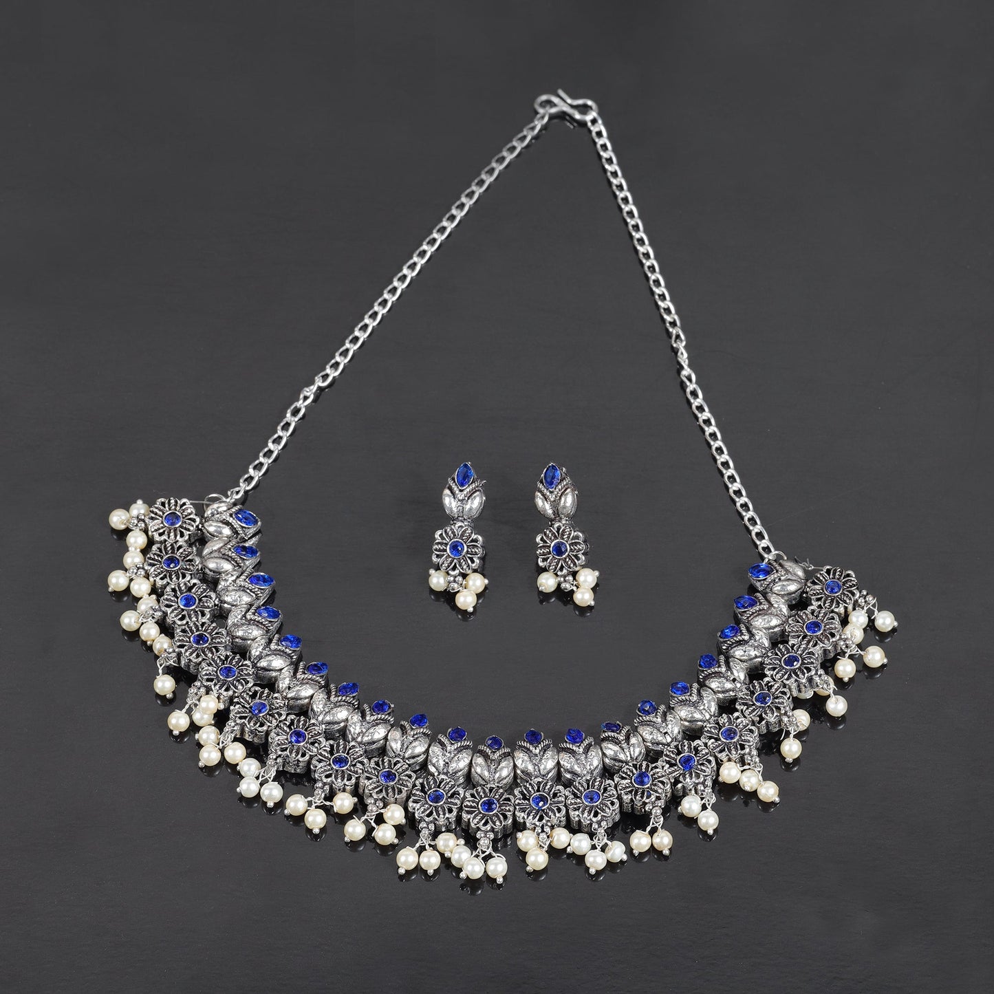 Earthbound glow stone studded chain neckpiece (Blue)