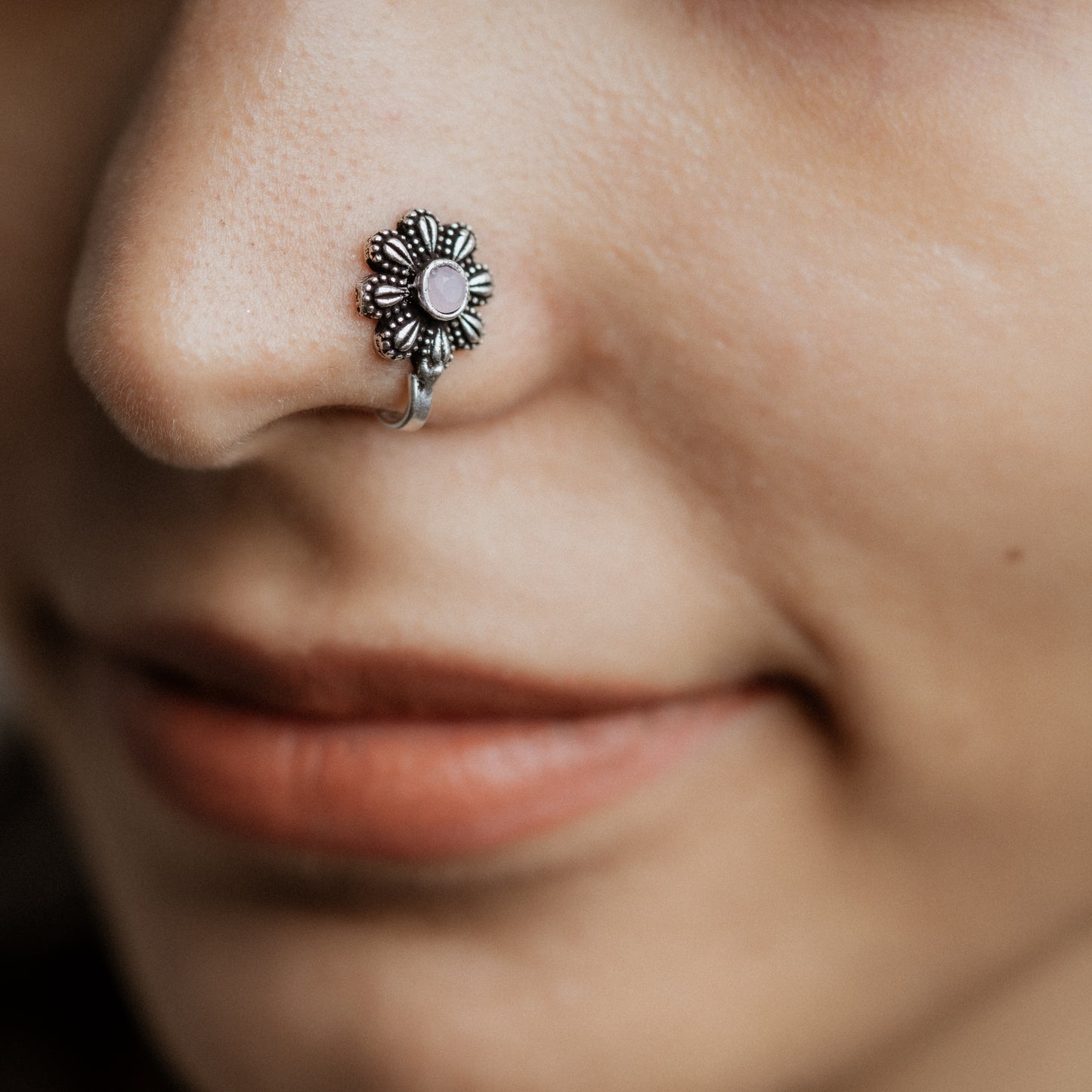 Pearl shine stone studded nosepin (Baby Pink)