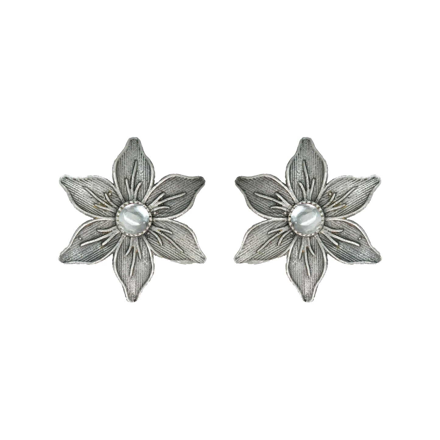 Minima-lily stud earrings (White)