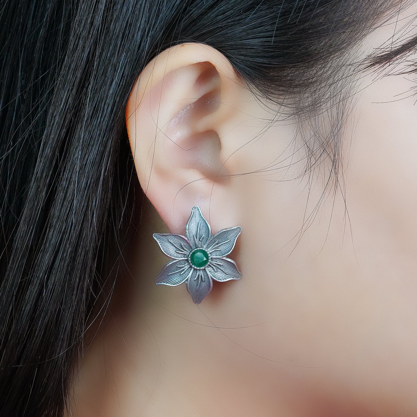 Minima-lily stud earrings (Green)