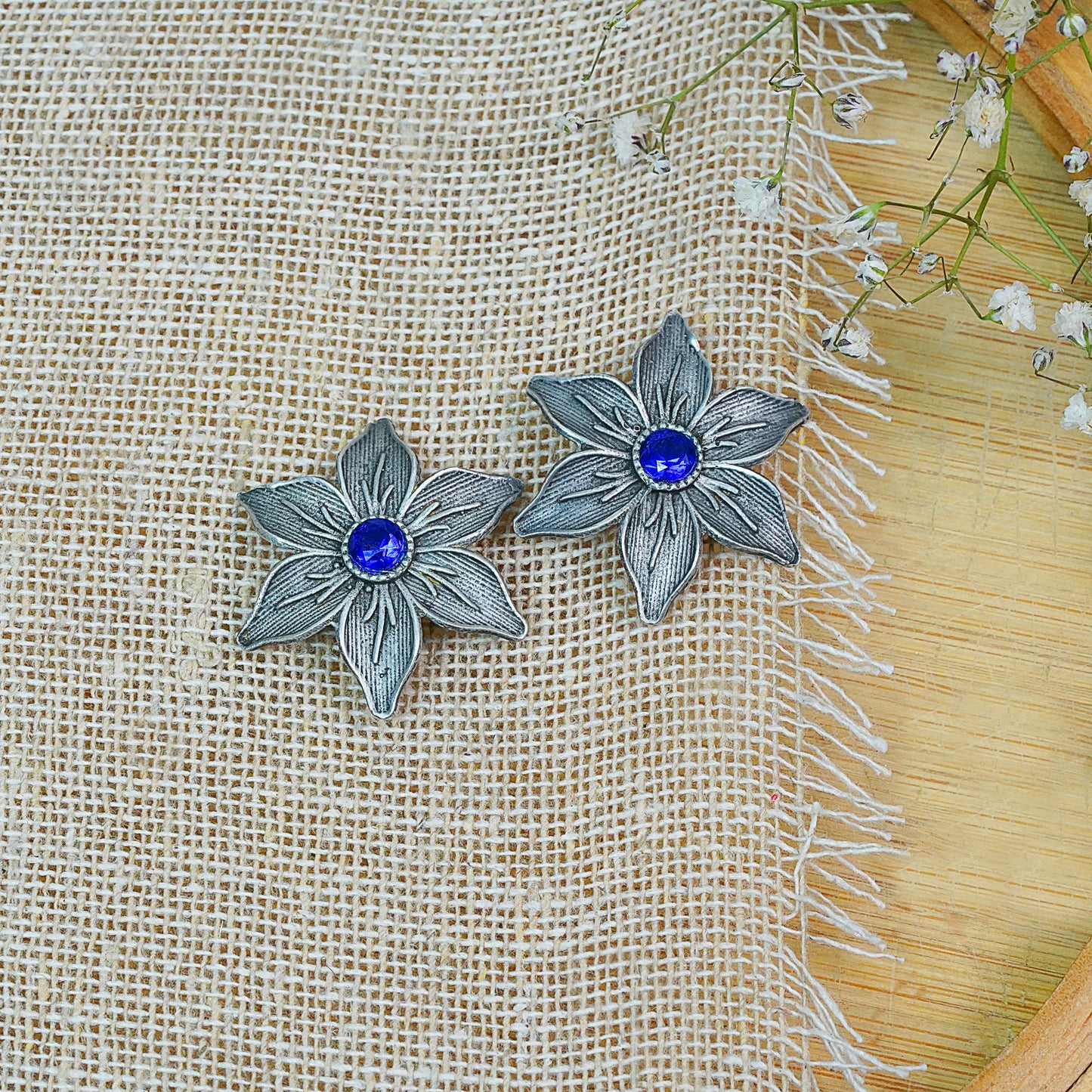 Minima-lily stud earrings (Blue)