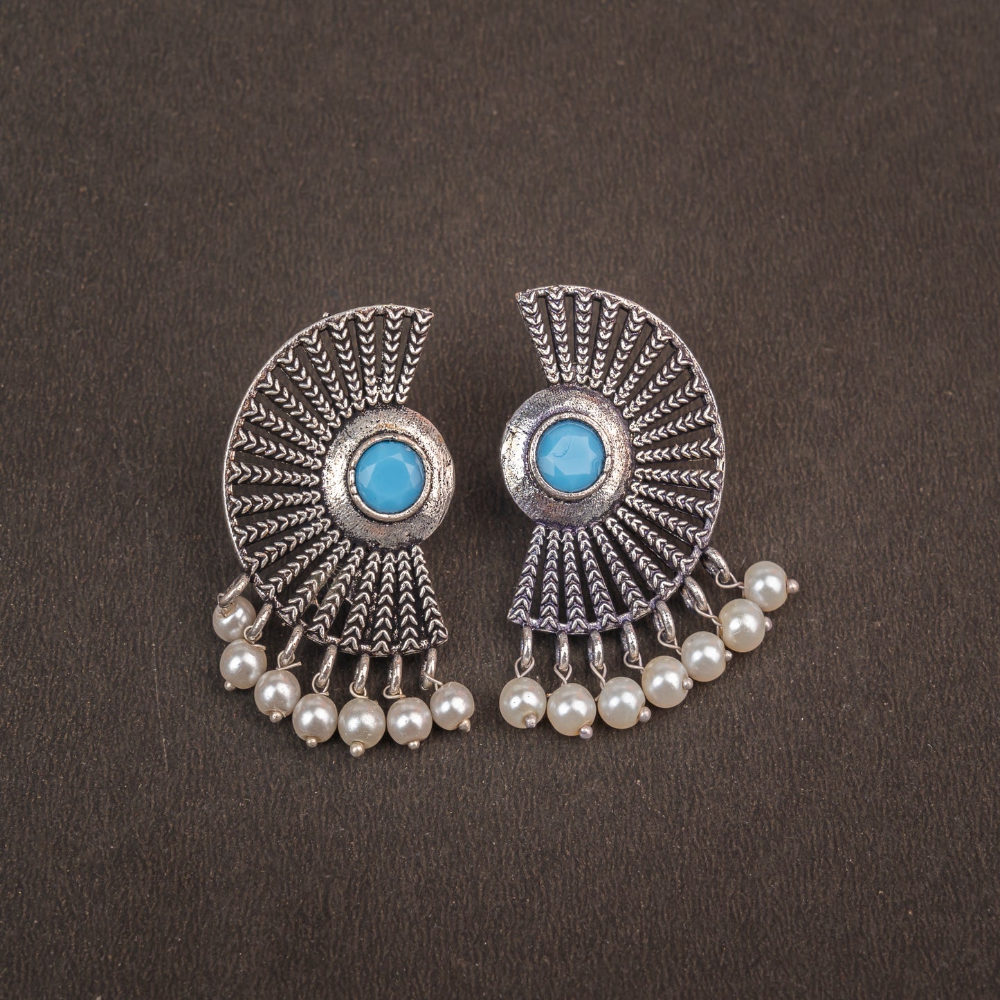 Bloom Arc pearl stud earring (Sky Blue)
