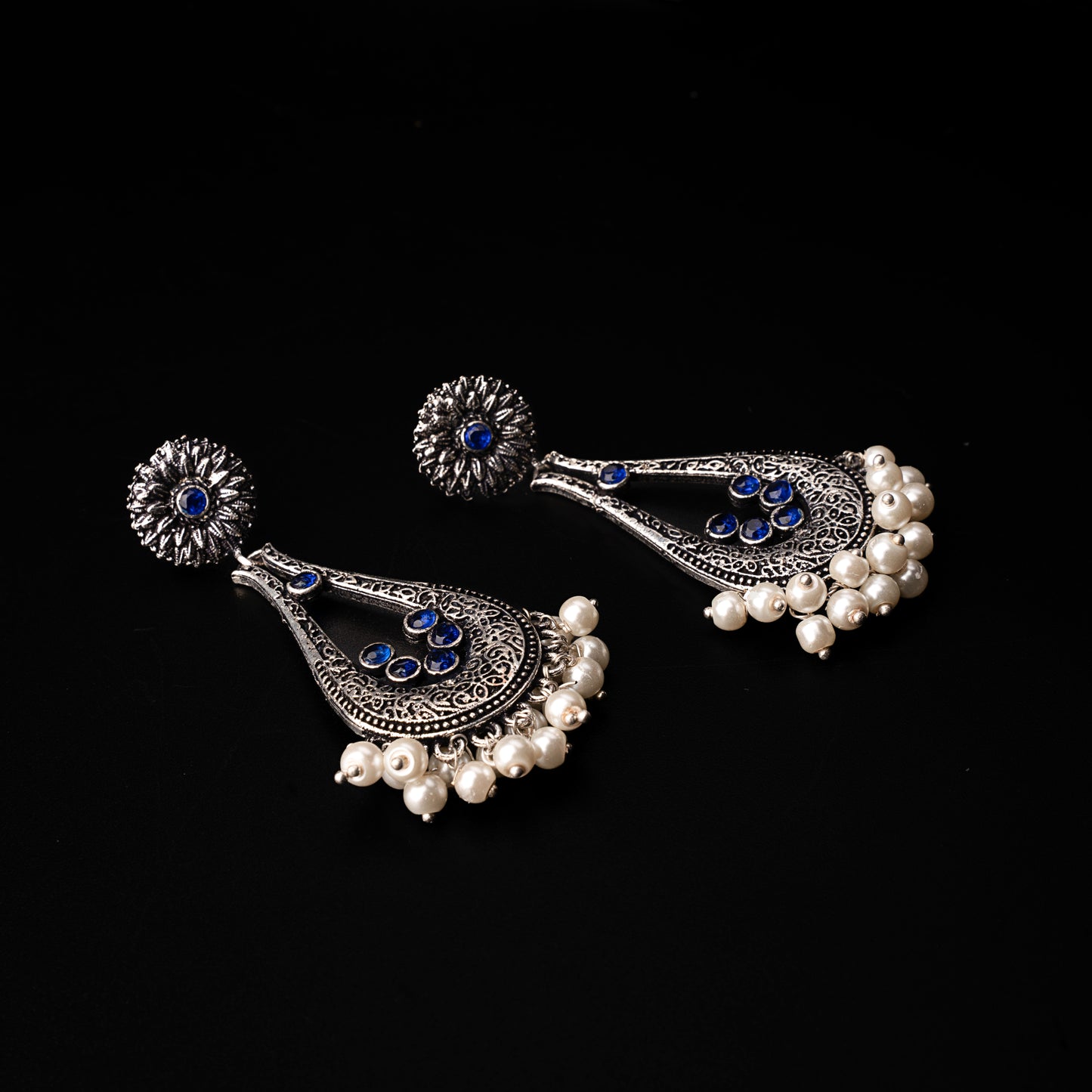 Shine Drop pearl dangler earring (Blue)