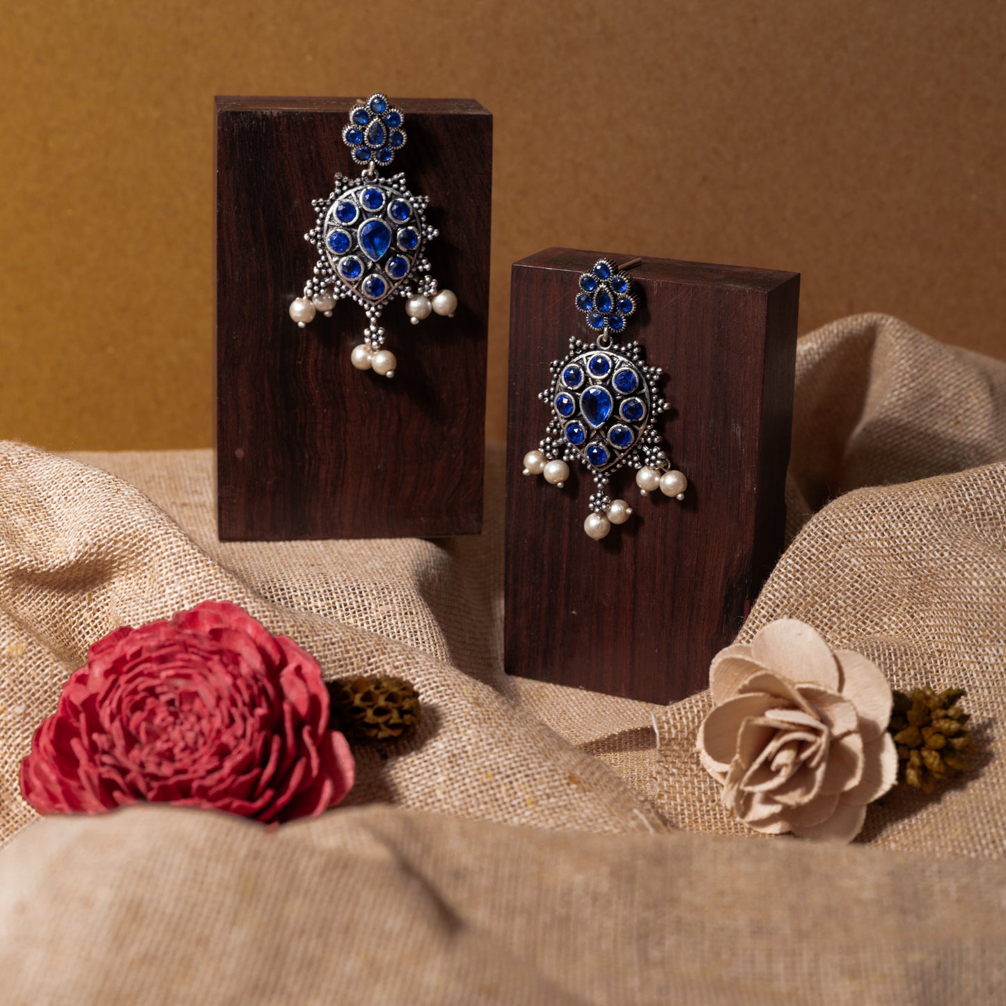 Drop Radiance dangler earrings (Blue)