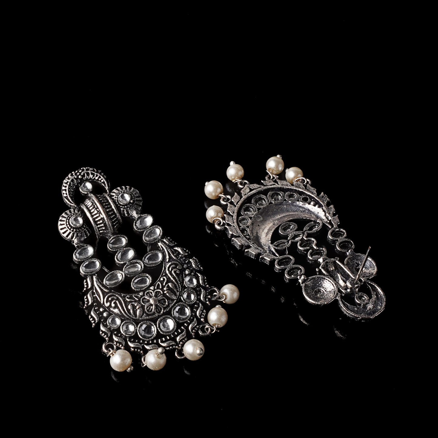 Heritage Bloom pearl stud earrings (White)
