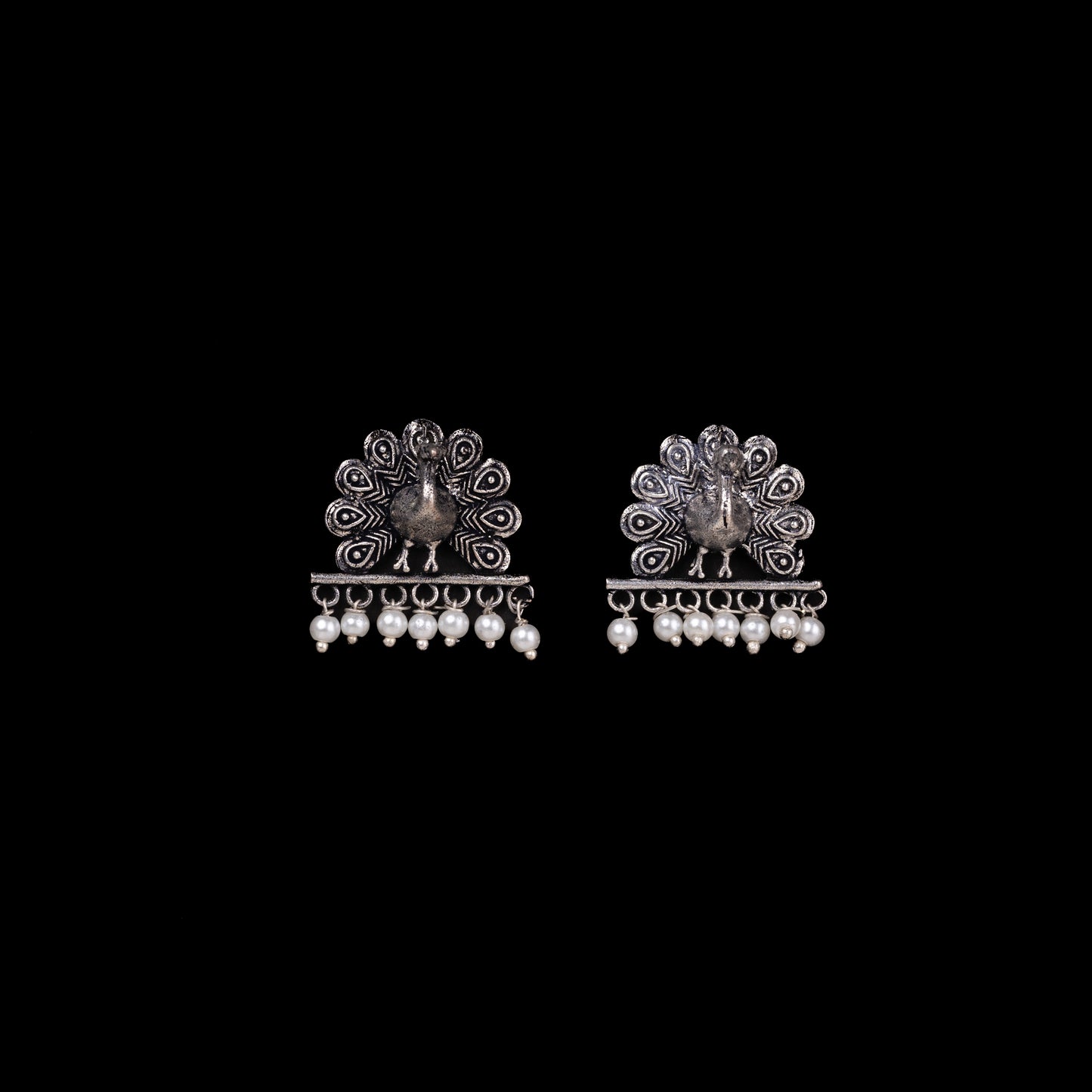Meena Manjari stone stud earrings (Silver)