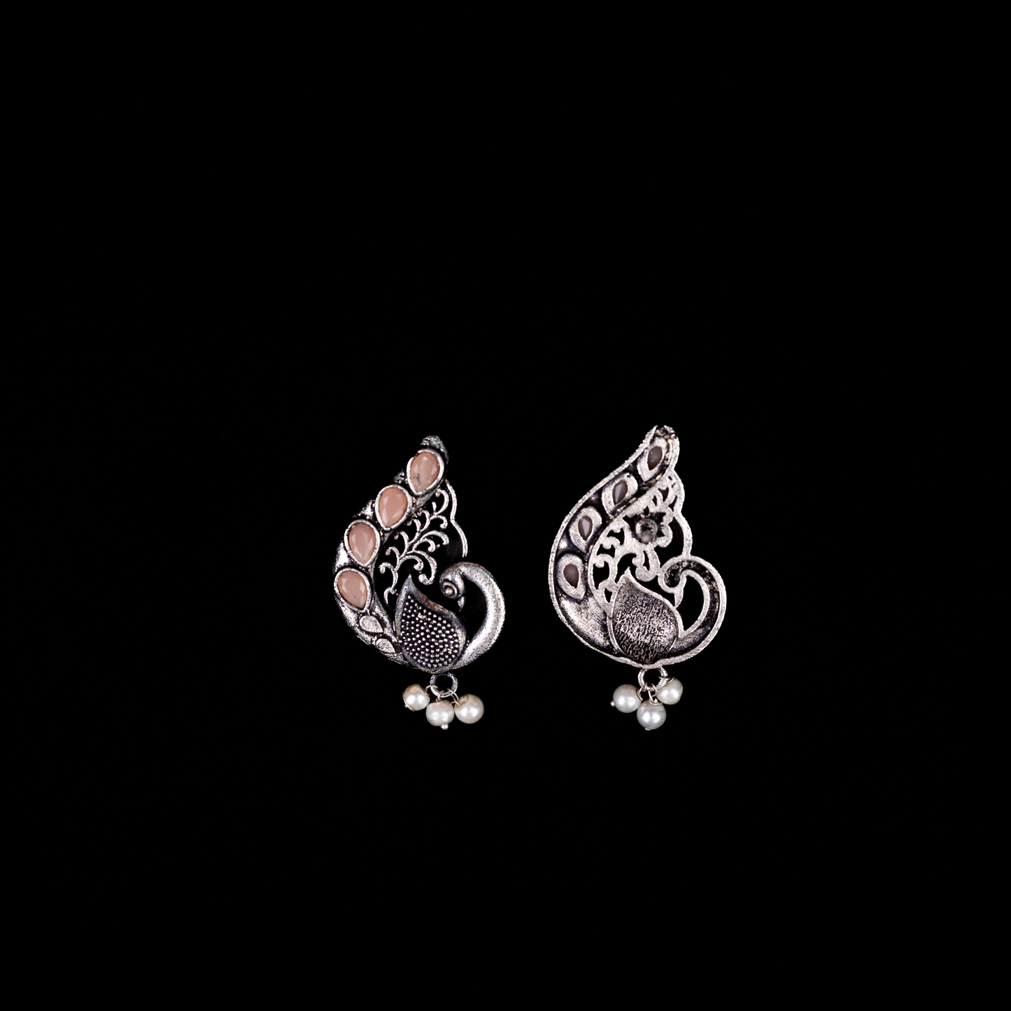 Ferocious Feathers stud earrings (Light Orange)