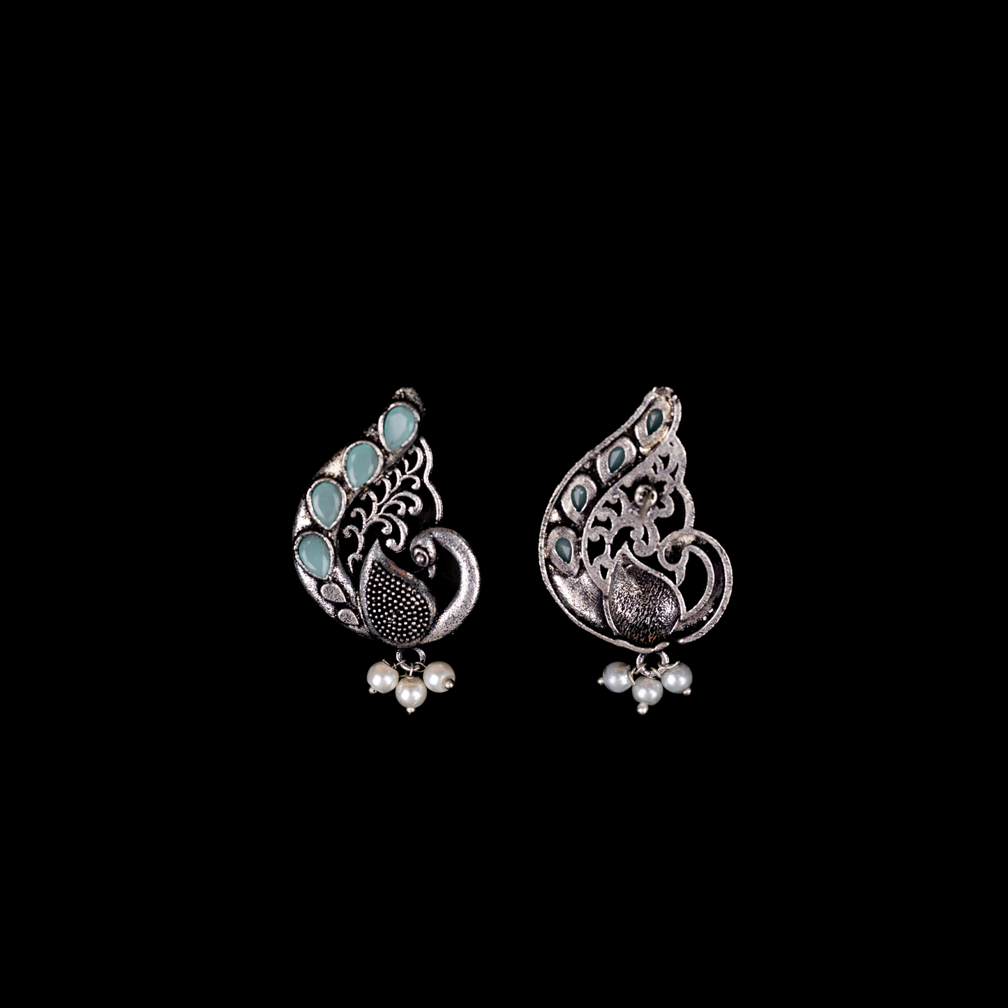Ferocious Feathers stud earrings (Mint)