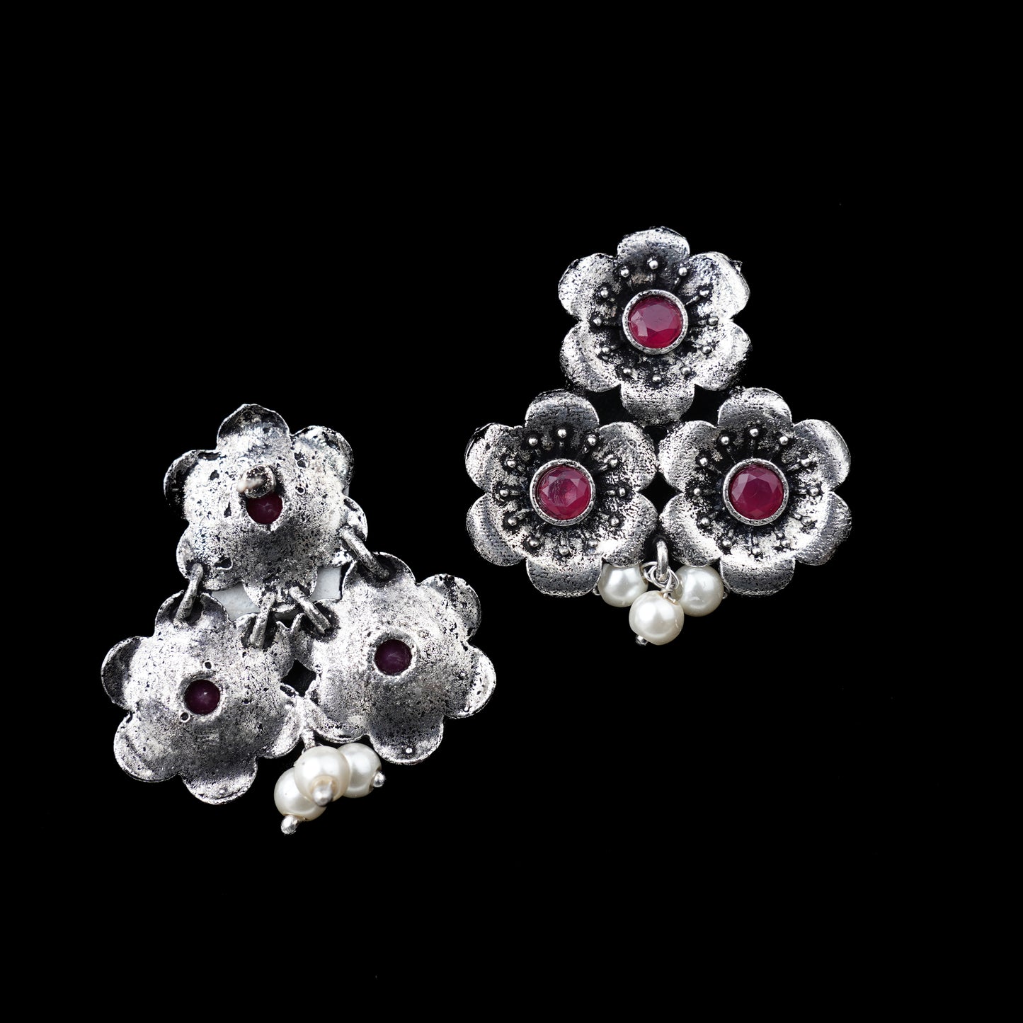 Blossom Tales stud earrings (Red)