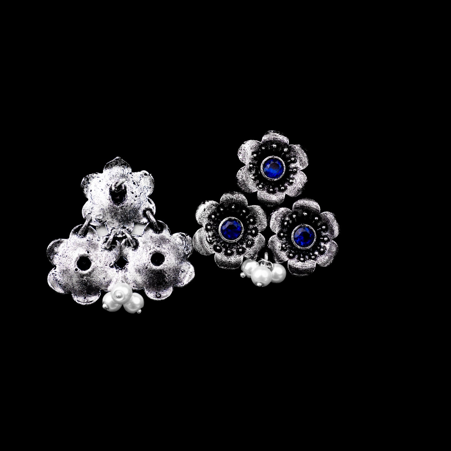 Blossom Tales stud earrings (Blue)