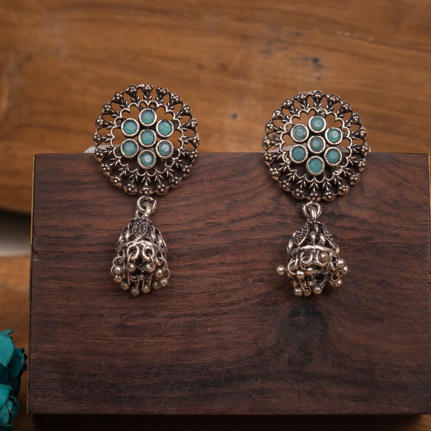 Meena Manjari Jhumki earrings (Pista)