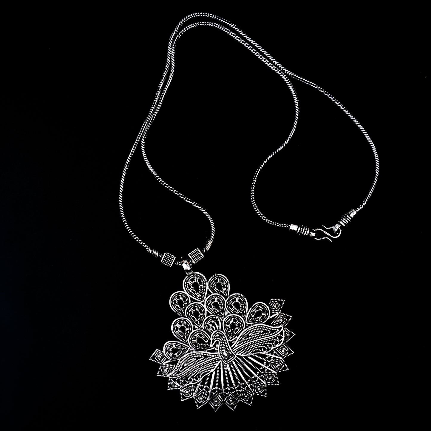 Peacock charm chain neckpiece (Silver)