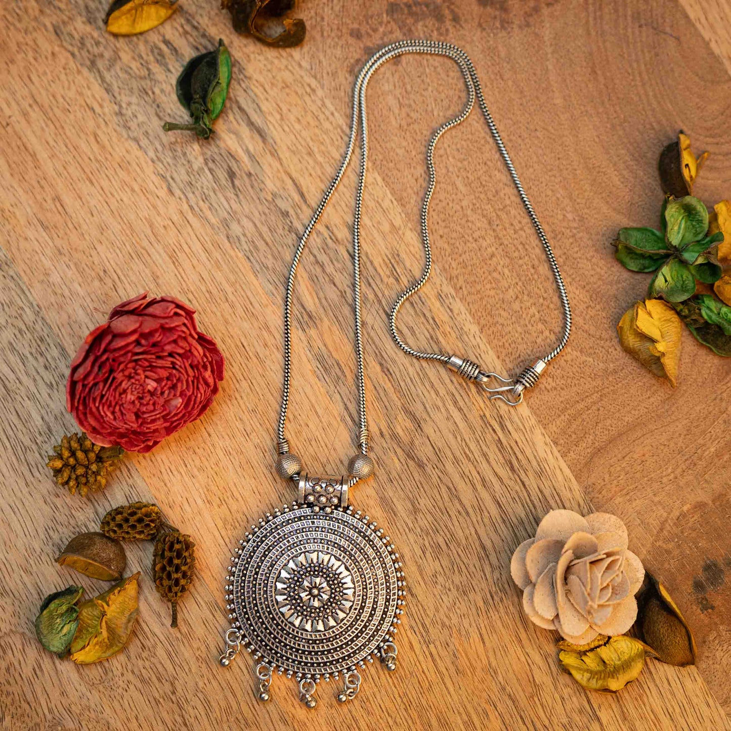 Ethereal carved chakra chain neckpiece (Silver)