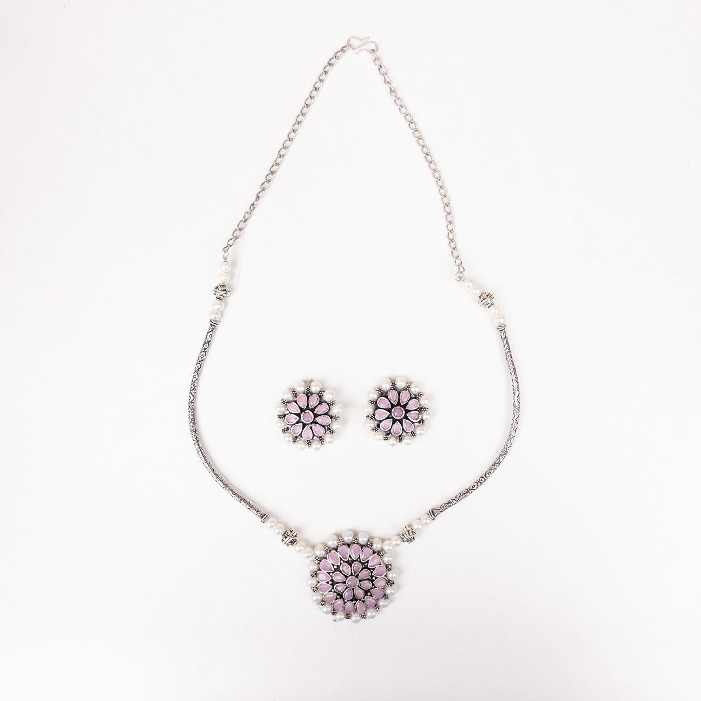 Crystal bloom oxidised chain neckpiece (Baby Pink)