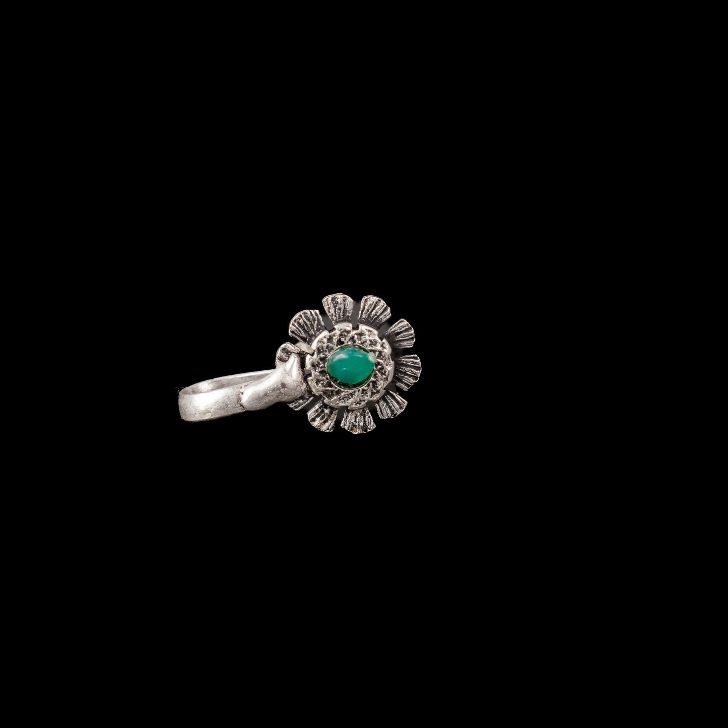 Tiny blossom oxidosed nosepin (Green)