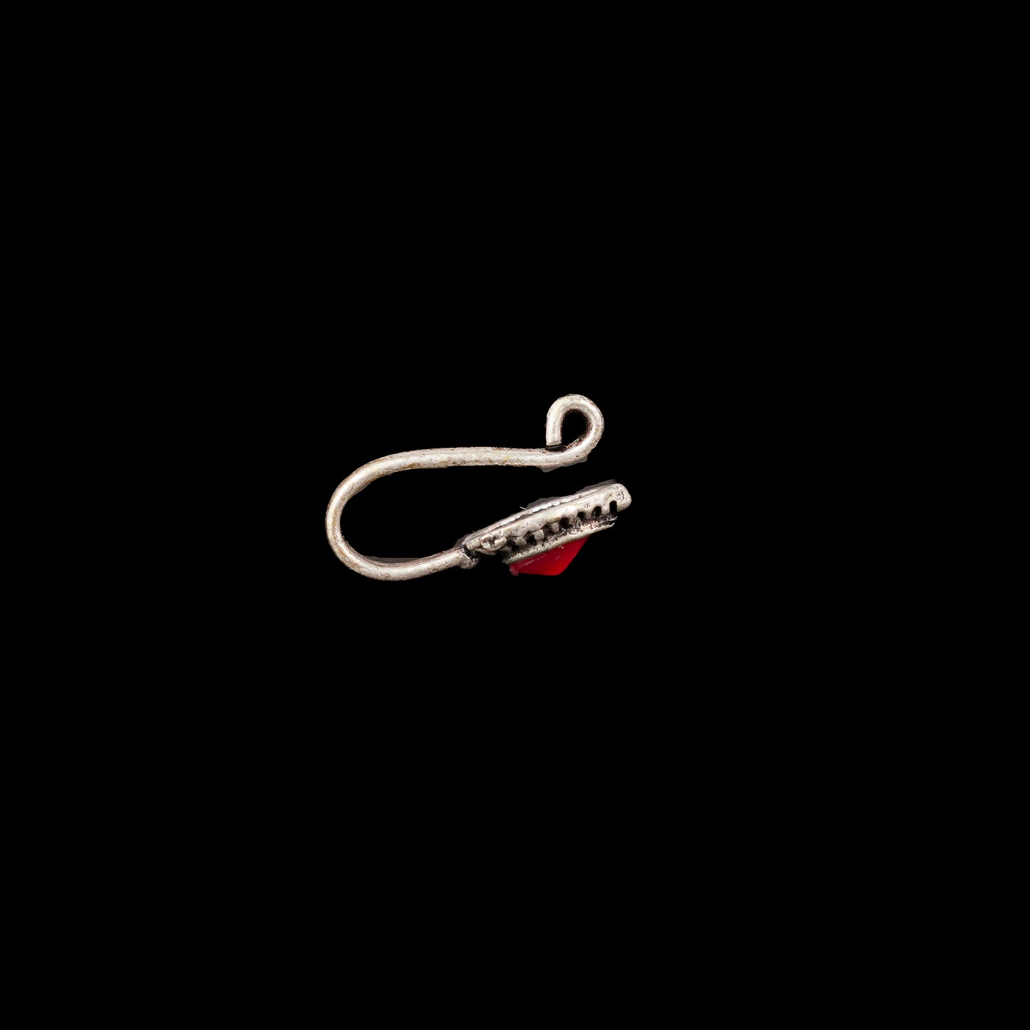 Heritage drop oxidised nosepin (Red)